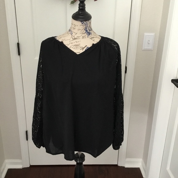 BLACK BLOUSE WITH LACE SLEEVES - Picture 1 of 3